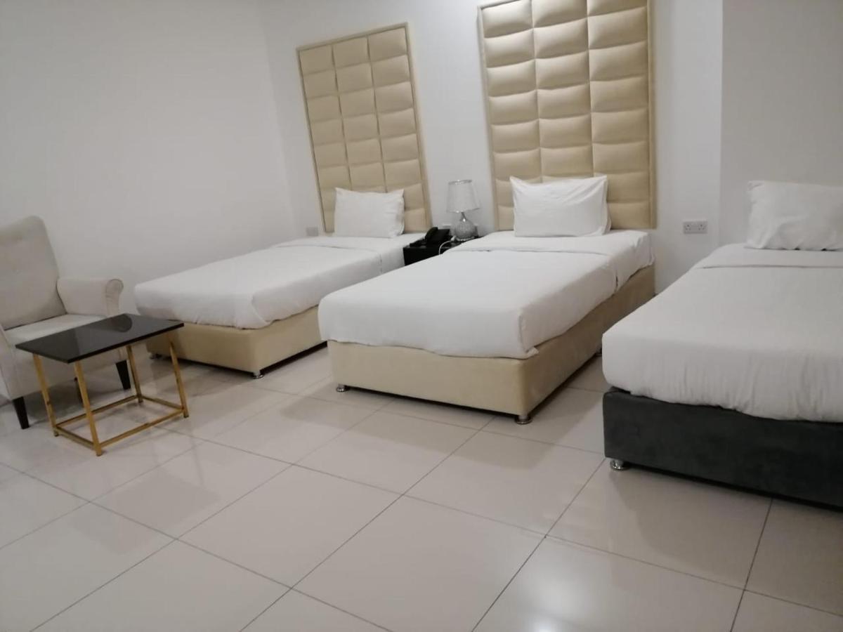 Parkside Plaza Muscat Hotel Buitenkant foto