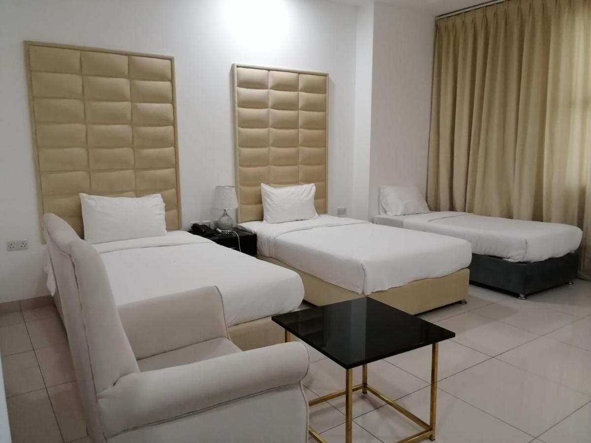 Parkside Plaza Muscat Hotel Buitenkant foto