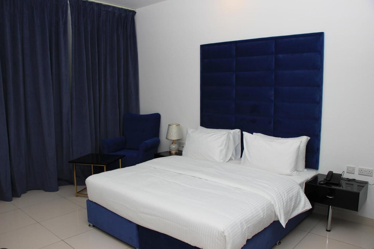 Parkside Plaza Muscat Hotel Buitenkant foto