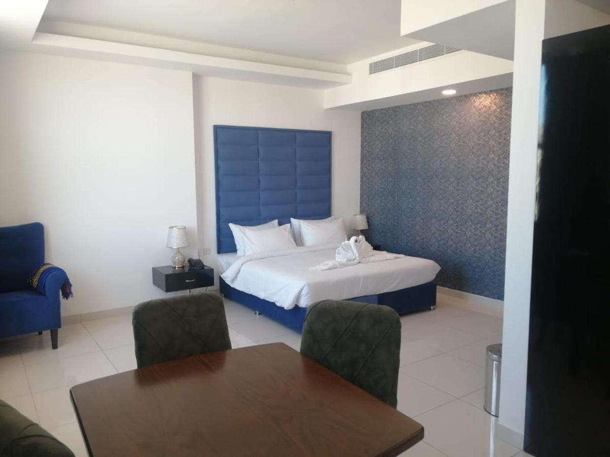 Parkside Plaza Muscat Hotel Buitenkant foto