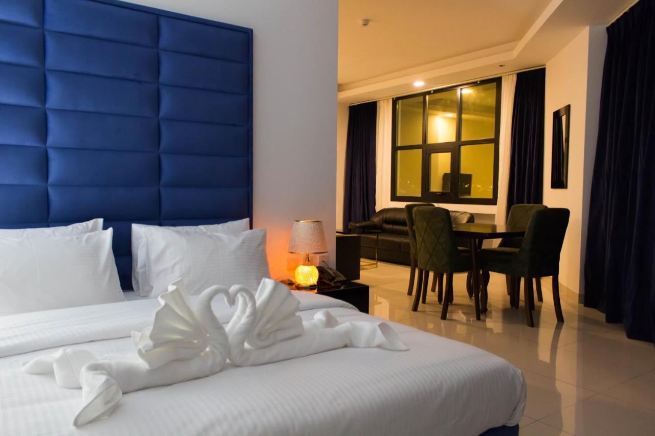 Parkside Plaza Muscat Hotel Buitenkant foto